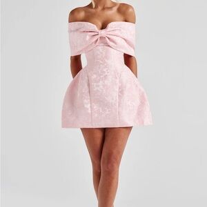 Chic Strapless Pink Dress